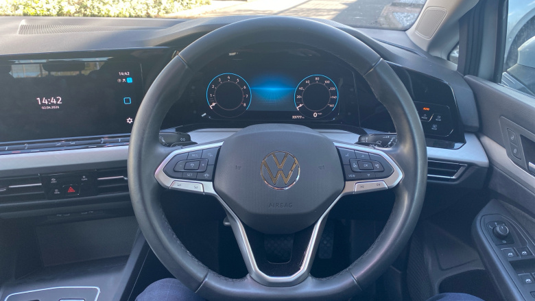 Volkswagen Golf 1.5 eTSI 150 Life 5dr DSG Petrol Hatchback